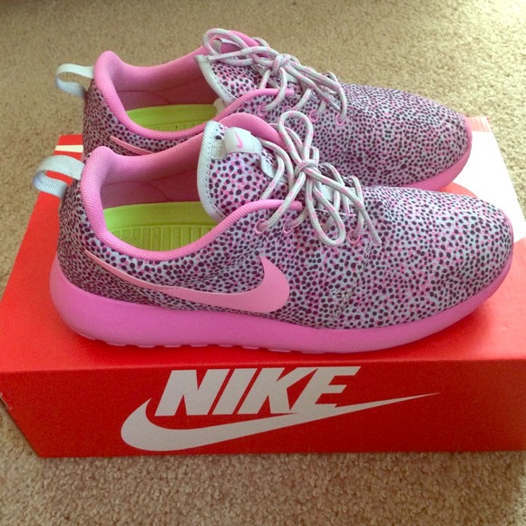 Pink/Violet/Wolf Grey Print Roshe Run