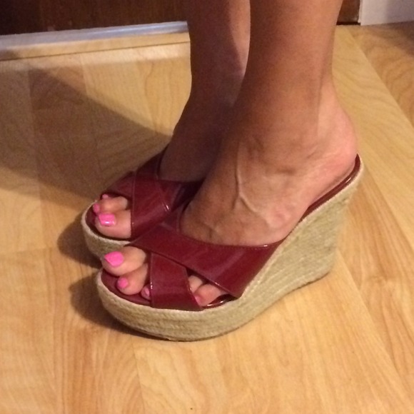 Espadrilles: red patent!