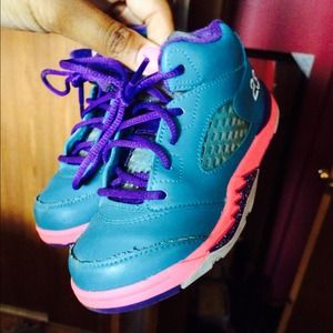 Size 9 toddler Jordan's