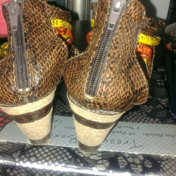 Pre-Loved wedges - Picture 3 of 4