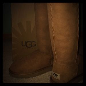 Women's UGGs Classic Tall (Chestnut) Size 8