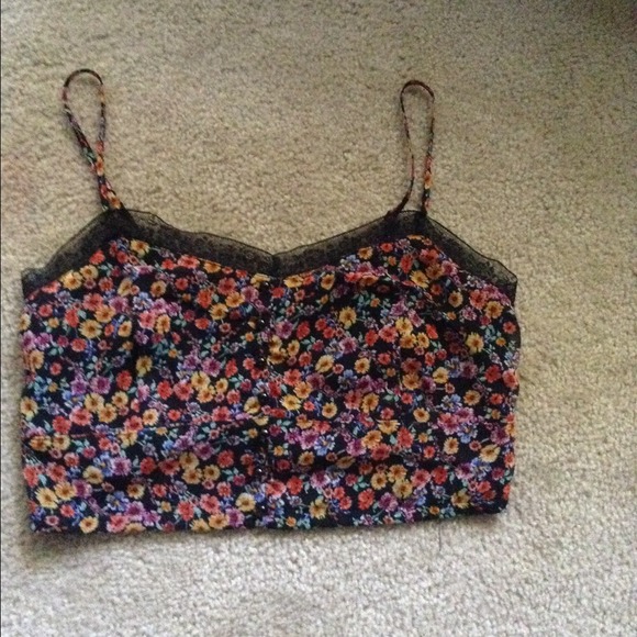 ❌Sold Floral Cropped Cami - Picture 2 of 4