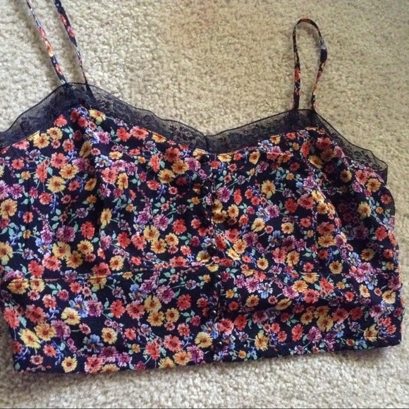 ❌Sold Floral Cropped Cami - Picture 4 of 4