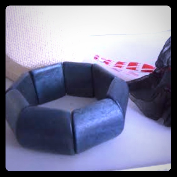 ELLE Jewelry - Elle Blue Wood Bracelet - Gift Box included