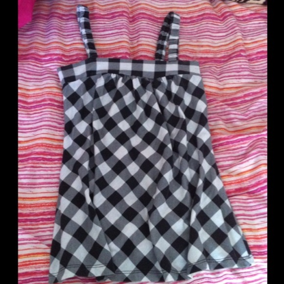 Boutique black and white tank top
