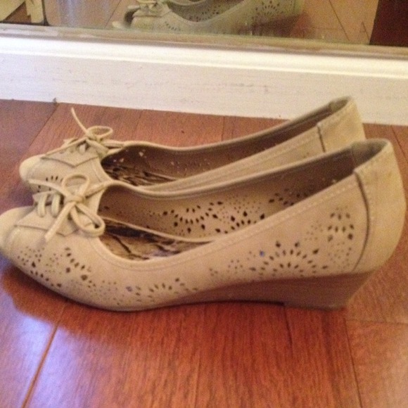 Shoes / wedges