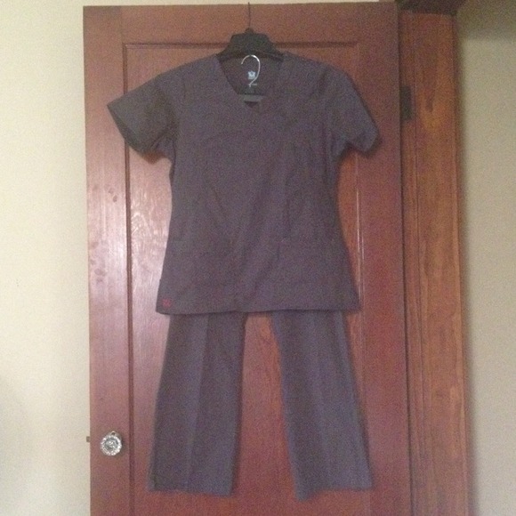 Charcoal Grey w/ Red Detail Maevn Scrubs