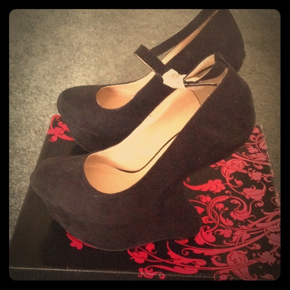 Qupid heel less heels