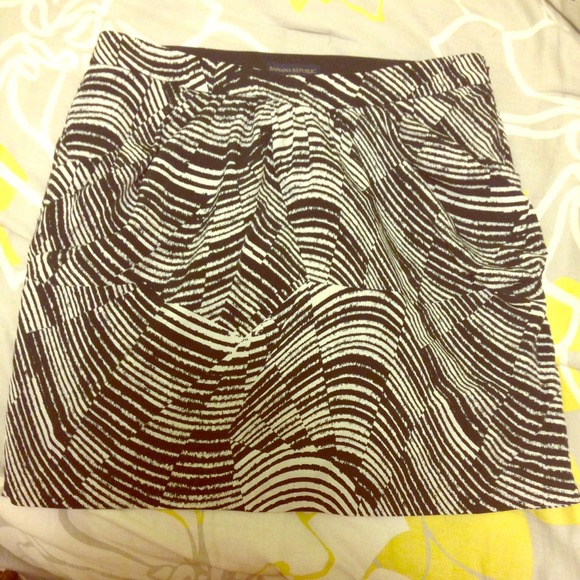 BANANA REPUBLIC NWOT SKIRT