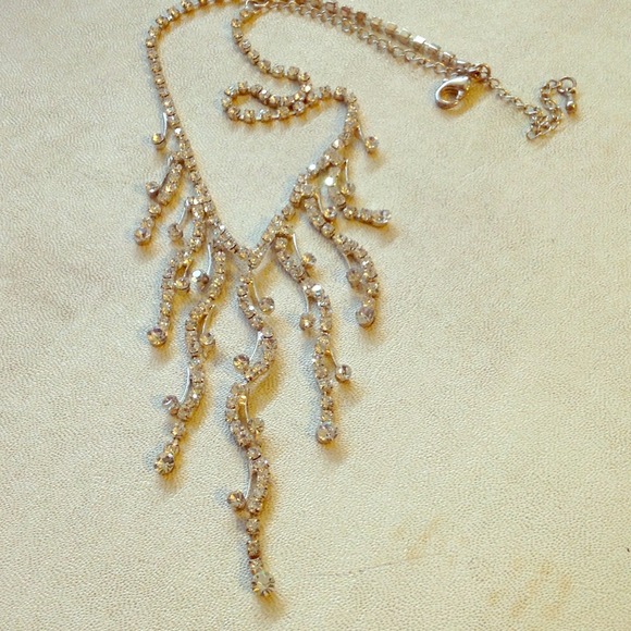 Gorgeous rhinestones drop necklace