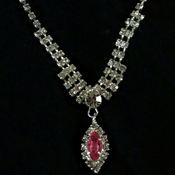 RHINESTONE NECKLACE WITH EARRING SET