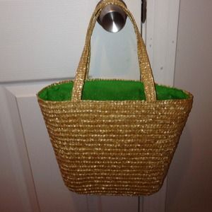 Fully lined straw tote