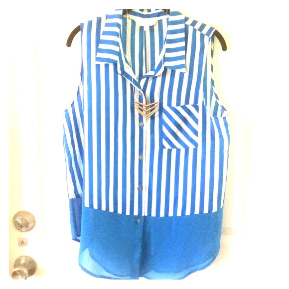 Striped blue top👍🏻 - Picture 1 of 3