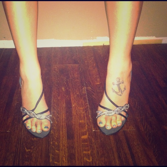 Nina Brand. Size 8. Great condition. - Picture 1 of 4