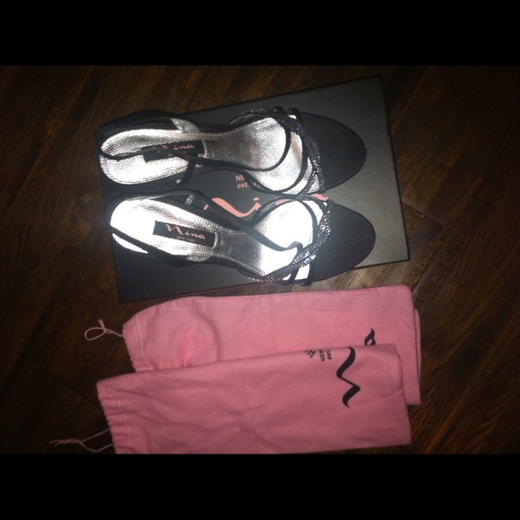 Nina Brand. Size 8. Great condition. - Picture 2 of 4