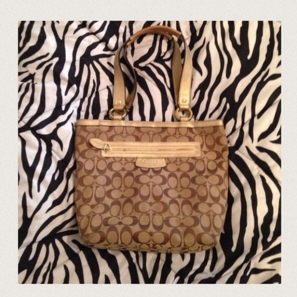 Coach Handbags - Authentic Coach Signature Purse
