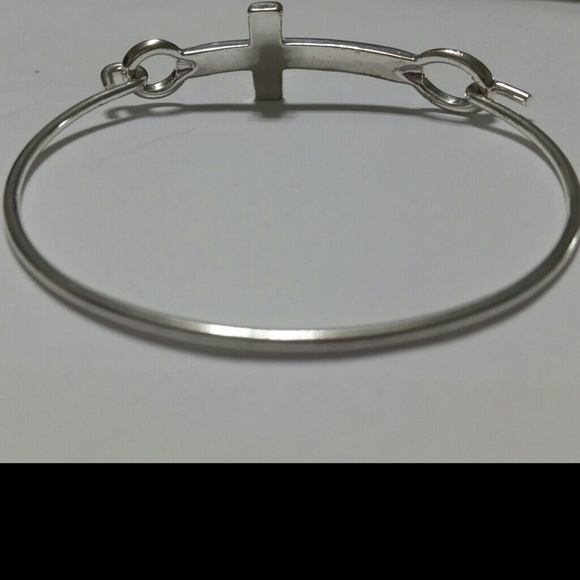 FASHION Bangle - Picture 2 of 2