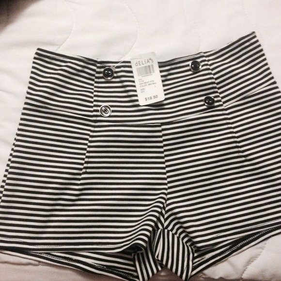 High-waisted navy and white stripe shorts