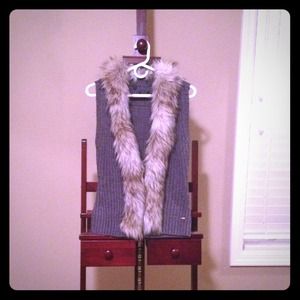 Beautiful never worn Guess vest!