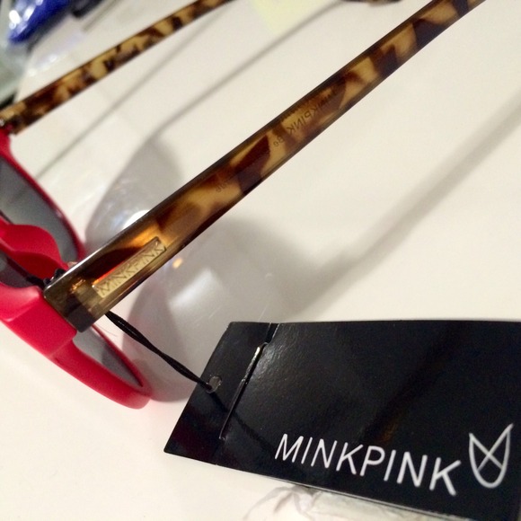 NWT Mink Pink "Burnout II Sunglasses" - Picture 3 of 4