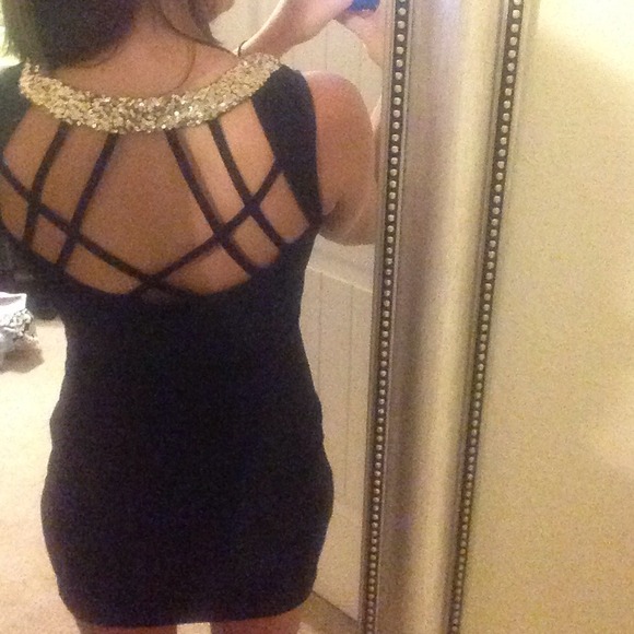 ❌ SOLD IN BUNDLE Little black dress - Picture 3 of 4