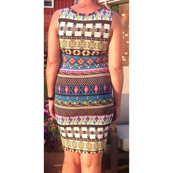 ⬇️️️CLEARANCE⬇️Tribal tank bodycon dress - Picture 2 of 2