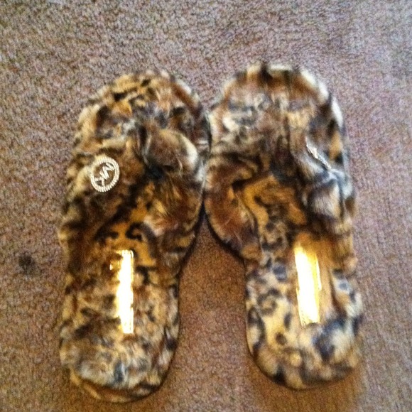 Micheal kors leopard slippers