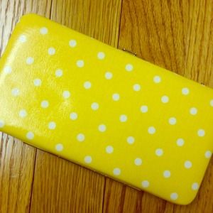Yellow dot hinge clutch