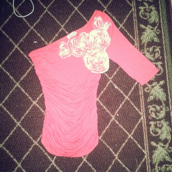 One sleeved coral shirt