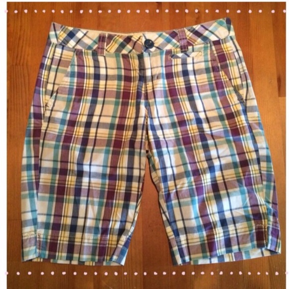 ⭐ Aeropostale Plaid Bermuda Shorts⭐️