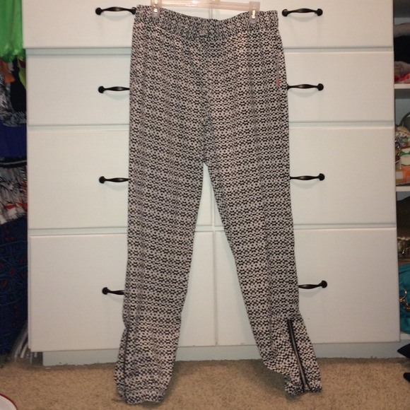 Bisou Bisou Size L Lightweight Geo Print