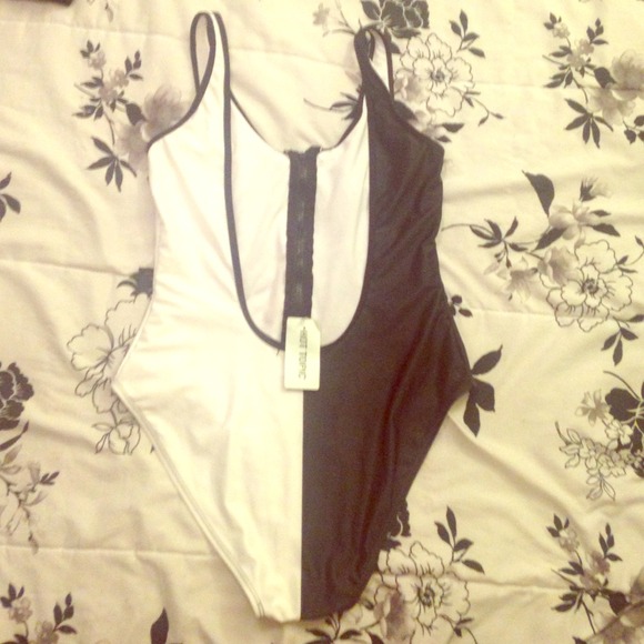 Skull black and white one piece swim suit
