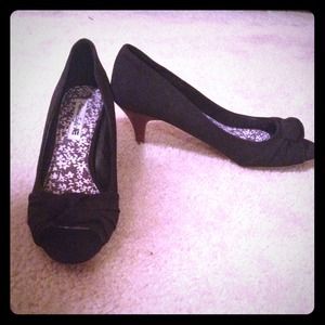 American Eagle shoes never worn!