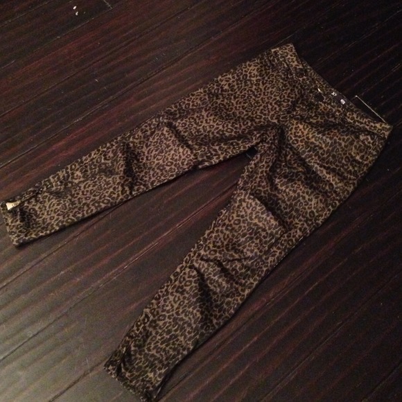 💜BUNDLED💜 Forever 21 Leopard Jeans - Picture 2 of 2
