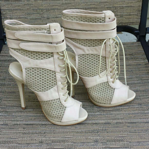 👢Nude mesh net lace up peep toe booties👢