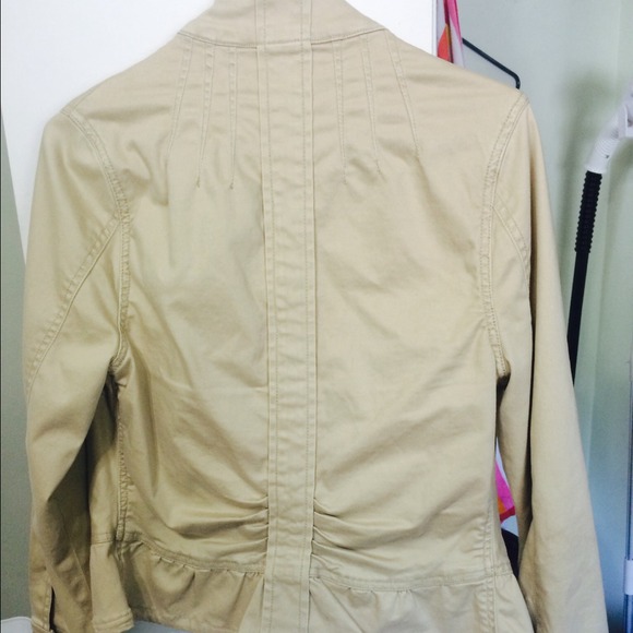 Tan jacket - Picture 2 of 2