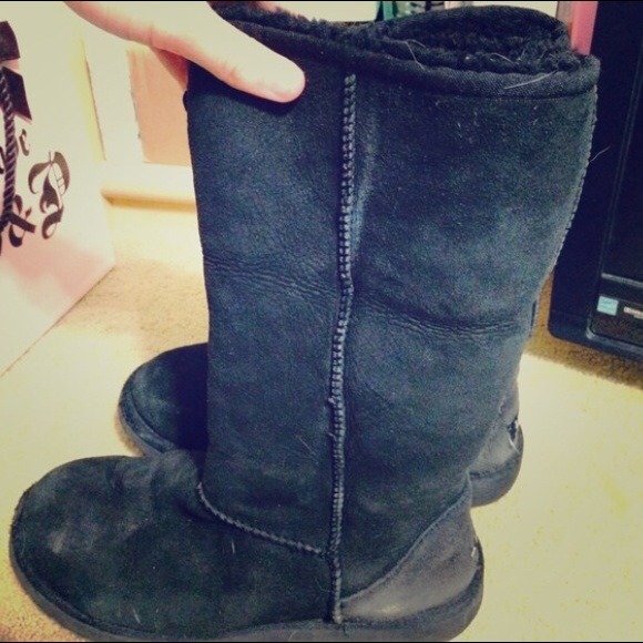Well loved black uggs size 7