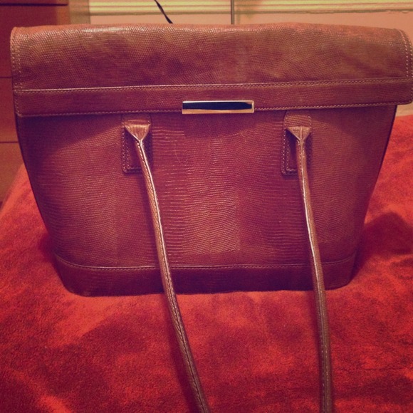 100% leather/banana republic handbag