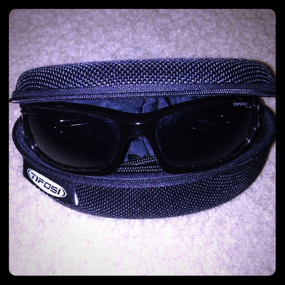 Brand new TIFOSI mens sunglasses