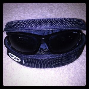 Brand new TIFOSI mens sunglasses