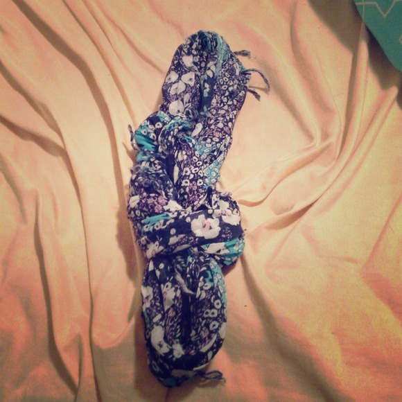 American eagle floral print infinity scarf