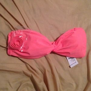 Knotted bandeau bikini top