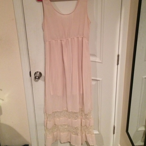 🚫SOLD🚫Lace Maxi Dress