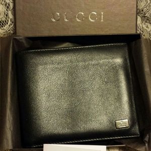 Nib Authentic Gucci black leather wallet