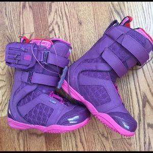 Like new Snowboard Boots