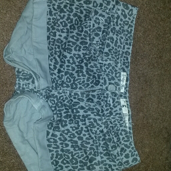 Leopard Grey Print Shorts - Picture 1 of 1