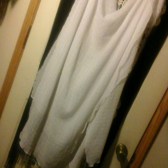 Gorgeous white sheer swimsuit cover - Picture 3 of 3