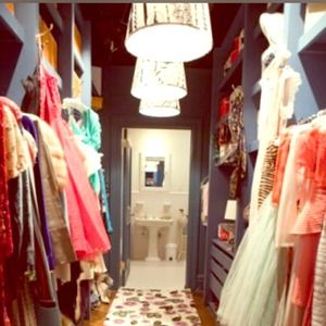 Love Carrie Bradshaw's Closet!