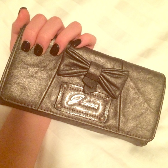 Guess wallet