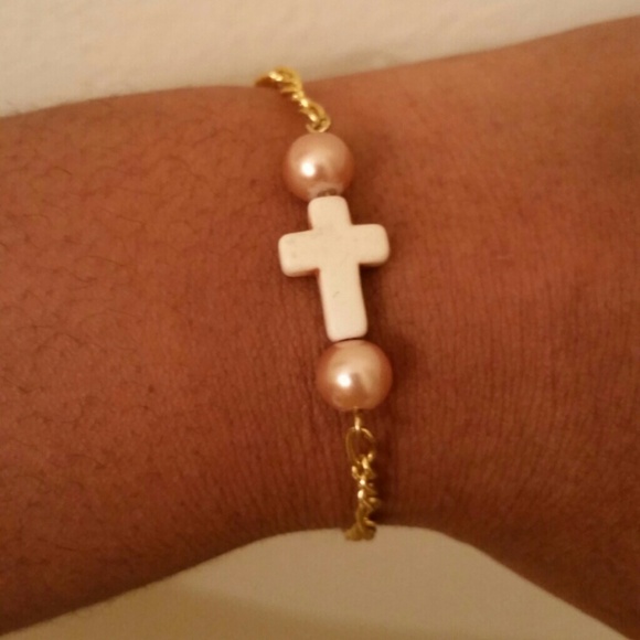 Chain link cross bracelet